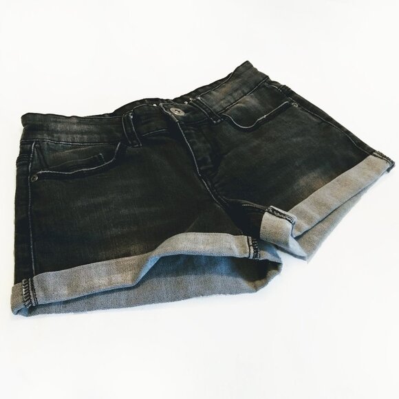 Harlow-Sophia Black Denim Cuff Shorts - Picture 3 of 8